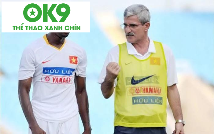 Đinh Hoàng Max từng lên ĐT Việt Nam Đinh Hoàng Max từng lên ĐT Việt Nam