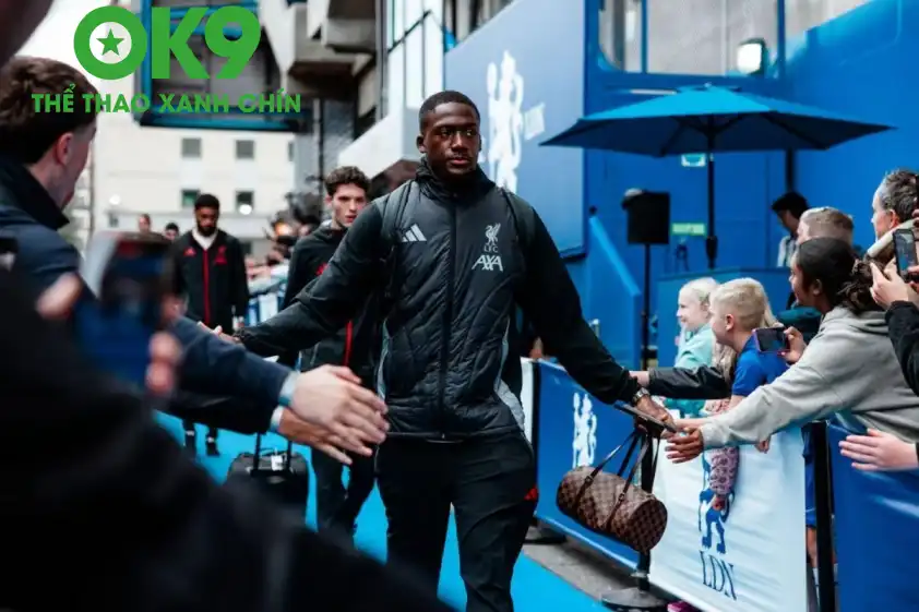 HLV Slot xác nhận Konate dính chấn thương, chưa rõ mức độ nghiêm trọng (Ảnh: Evening Standard).